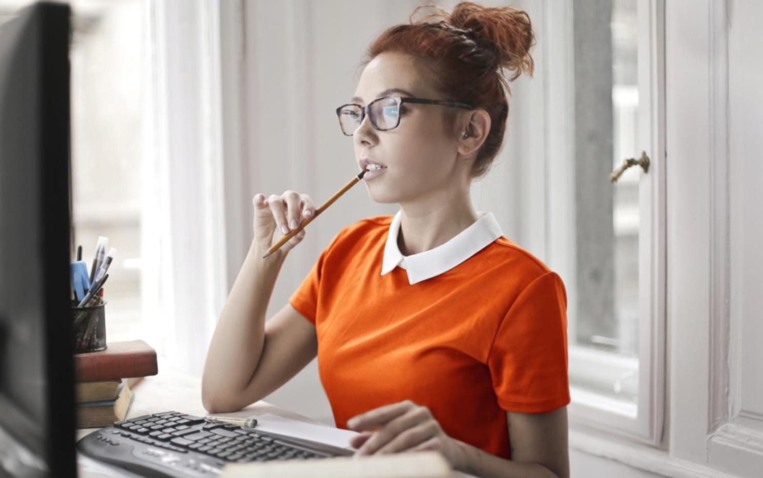 Strategia SEO visualizzata attraverso mappe mentali e grafici